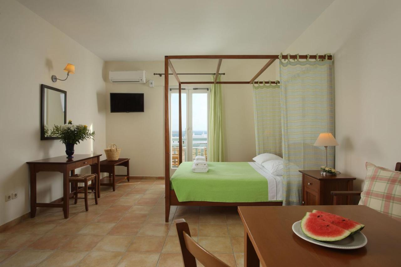 Aeolos Hotel Koufonisia Екстериор снимка